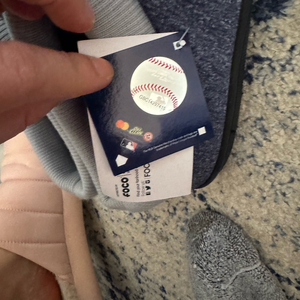 New York Yankees Slippers - Picture 5 of 6